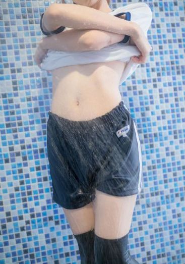 年轻的女教师2完整版_HD手机在线观看