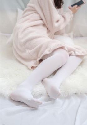 学生的母亲4_JVID性感写真